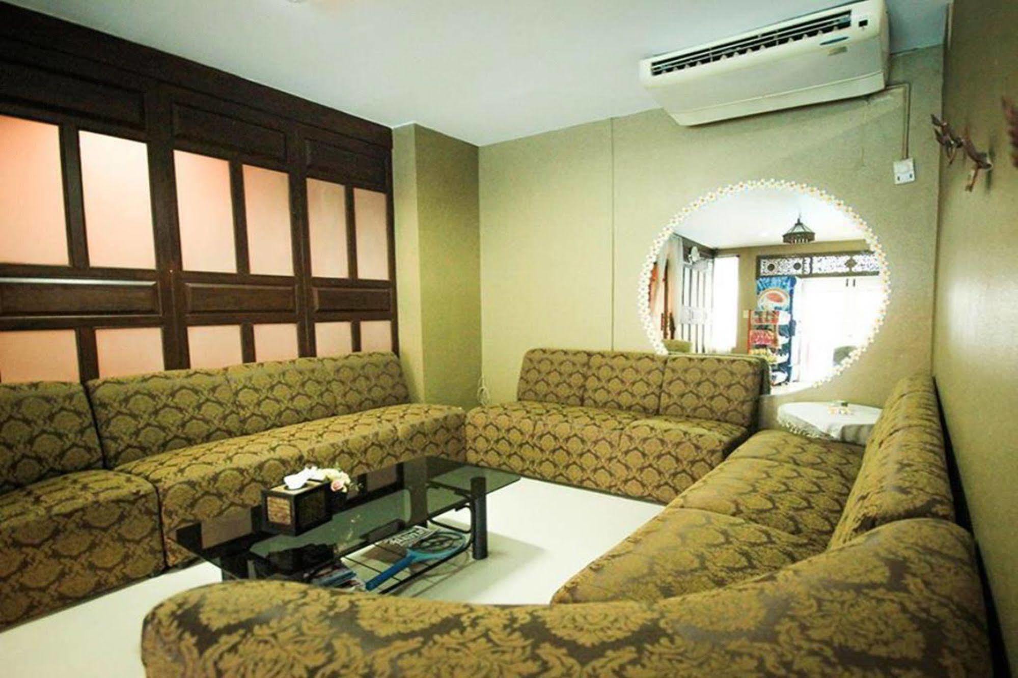 Waratee Spa Resort Villa Бангкок Экстерьер фото
