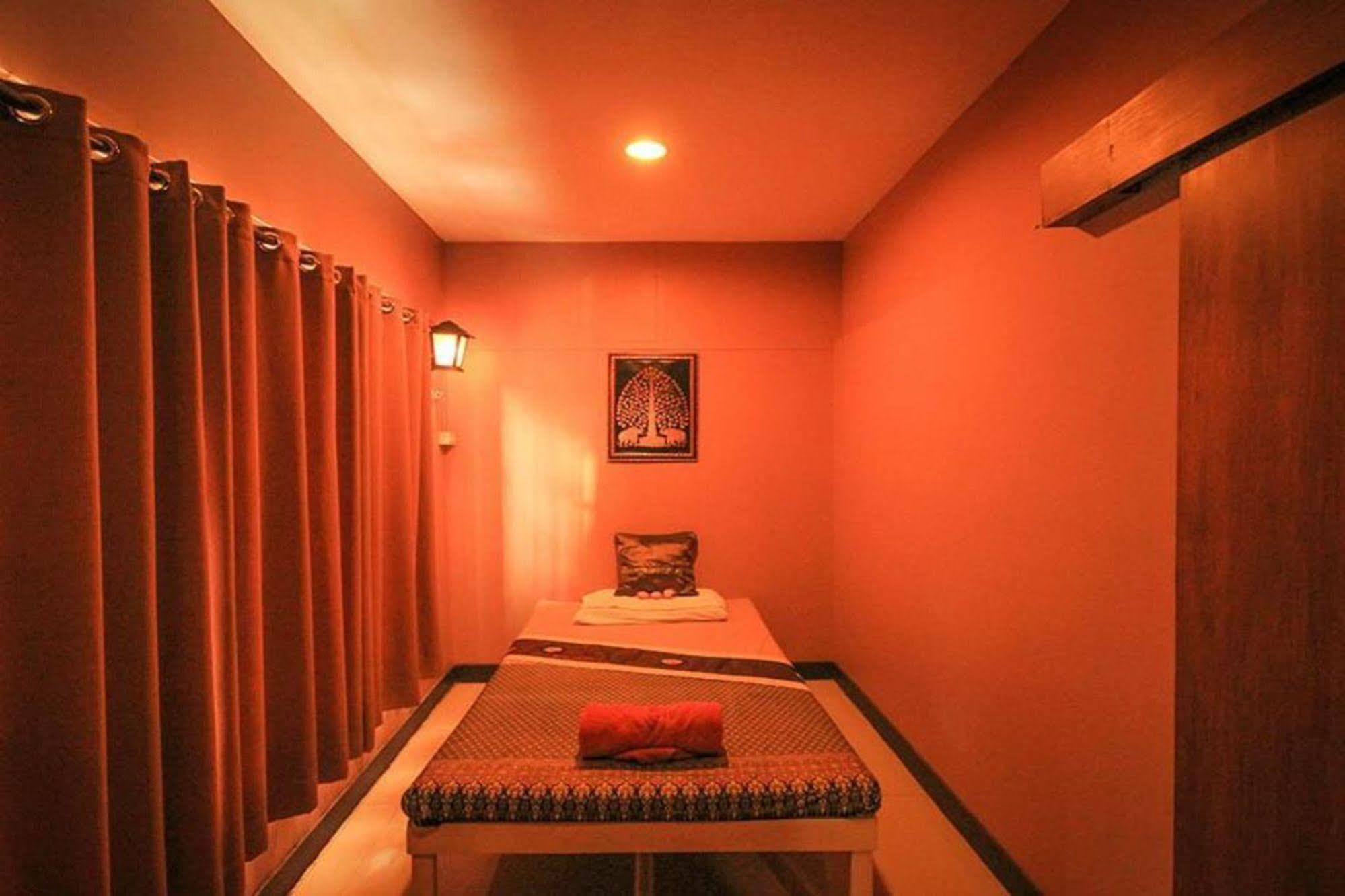 Waratee Spa Resort Villa Бангкок Экстерьер фото
